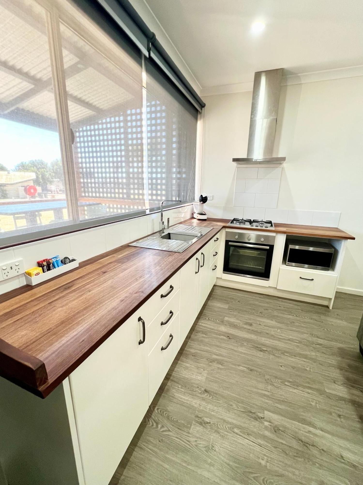 Sunset Beach Holiday Park Geraldton Buitenkant foto