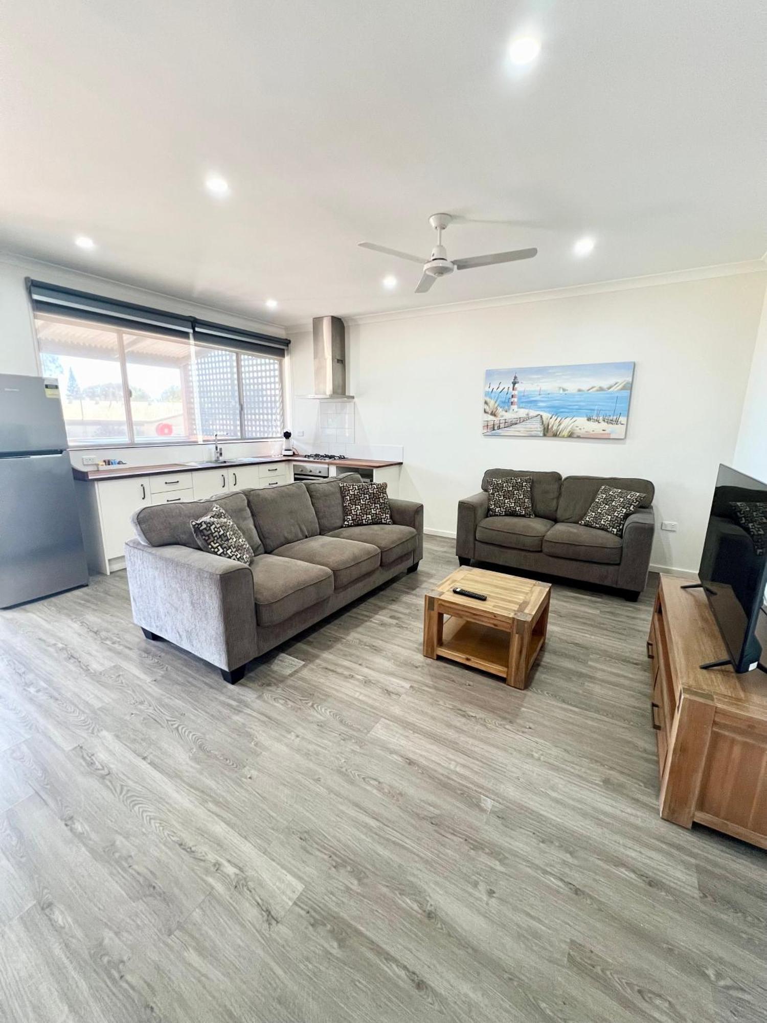 Sunset Beach Holiday Park Geraldton Buitenkant foto