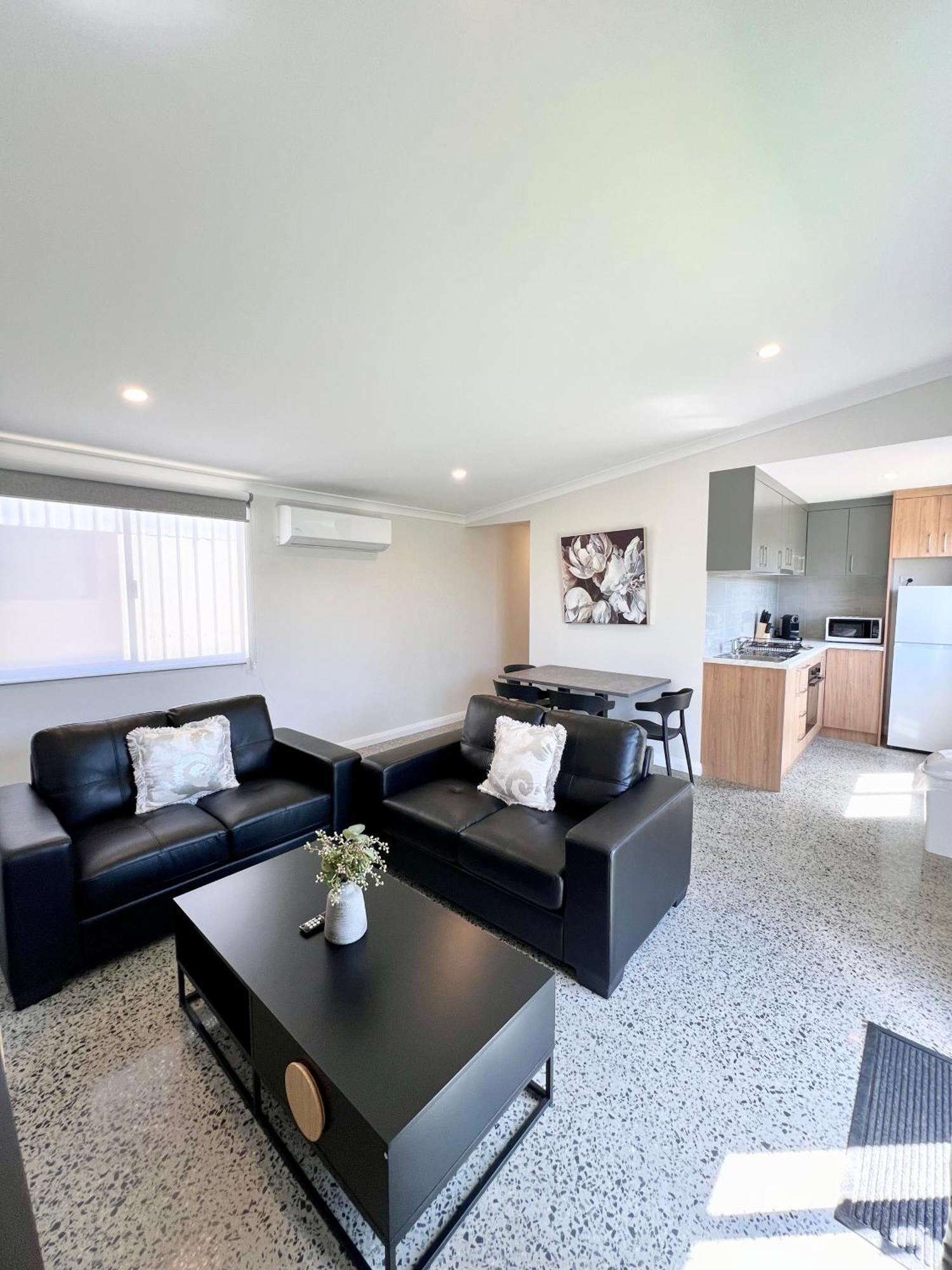 Sunset Beach Holiday Park Geraldton Buitenkant foto