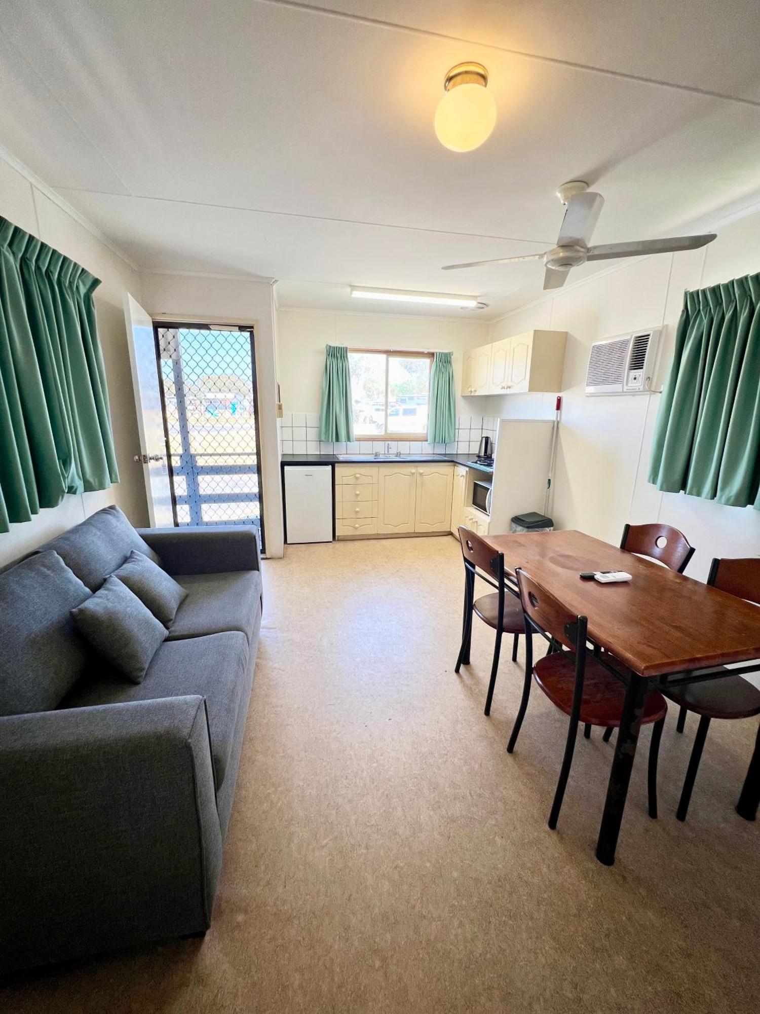 Sunset Beach Holiday Park Geraldton Buitenkant foto